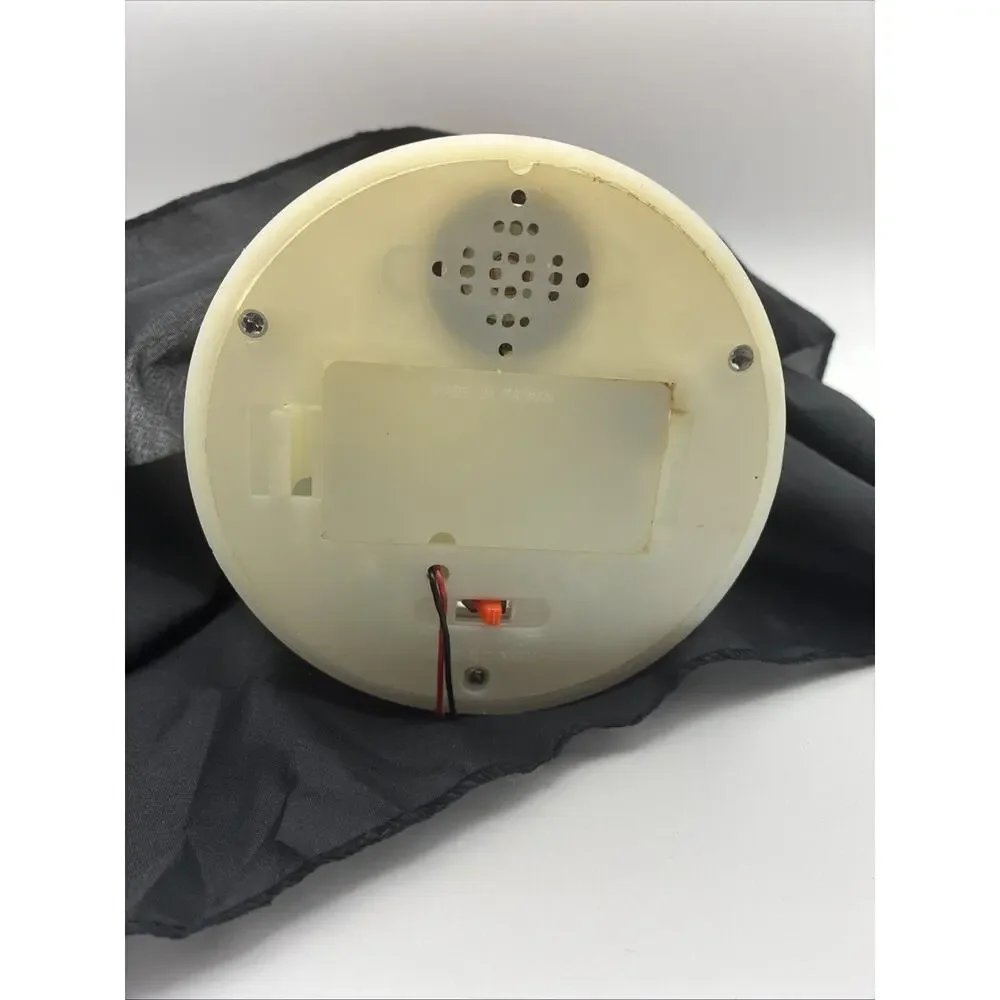Halloween Hanging Red Lighted Eye Shaking Motion Sensor Witch NOT WORKING Read!